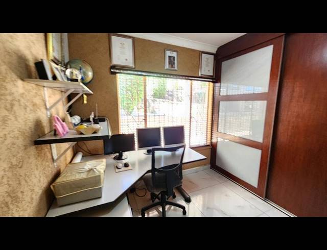 4 BEDROOM HOUSE FOR SALE IN GLENVISTA